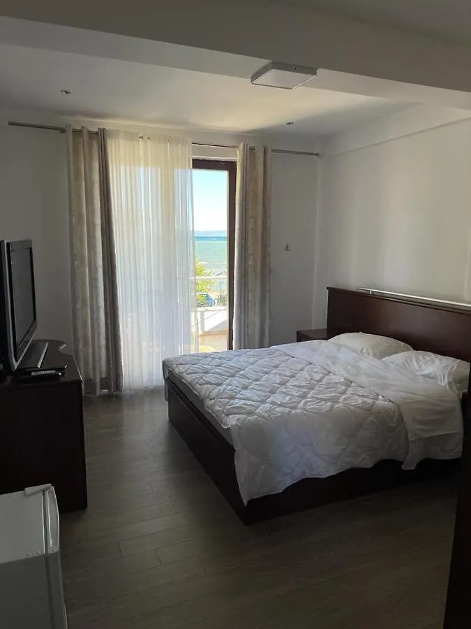 Hotel Tirona Tushemisht
